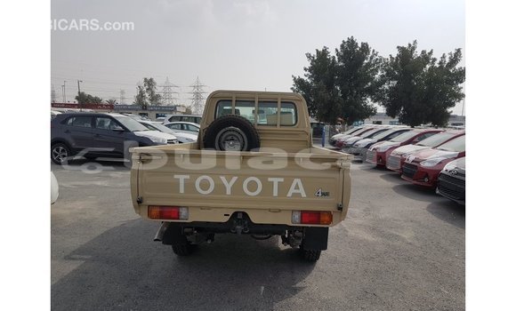 Buy Import Toyota Land Cruiser Beige Car in Import - Dubai in Central Buy Import Toyota Land Cruiser Beige Car in Import - Dubai in Central