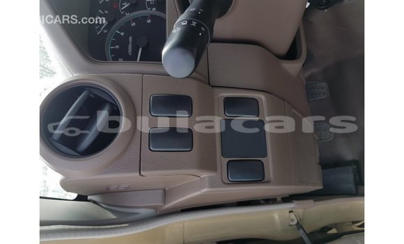 Buy Import Toyota Land Cruiser Beige Car in Import - Dubai in Central Buy Import Toyota Land Cruiser Beige Car in Import - Dubai in Central