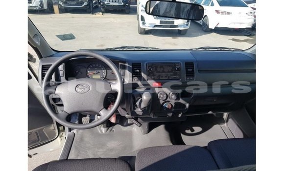 Buy Import Toyota Hiace White Car in Import - Dubai in Central Buy Import Toyota Hiace White Car in Import - Dubai in Central