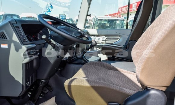 Acheter Import Voiture Toyota Coaster Blanc à Import - Dubai, Central Acheter Import Voiture Toyota Coaster Blanc à Import - Dubai, Central