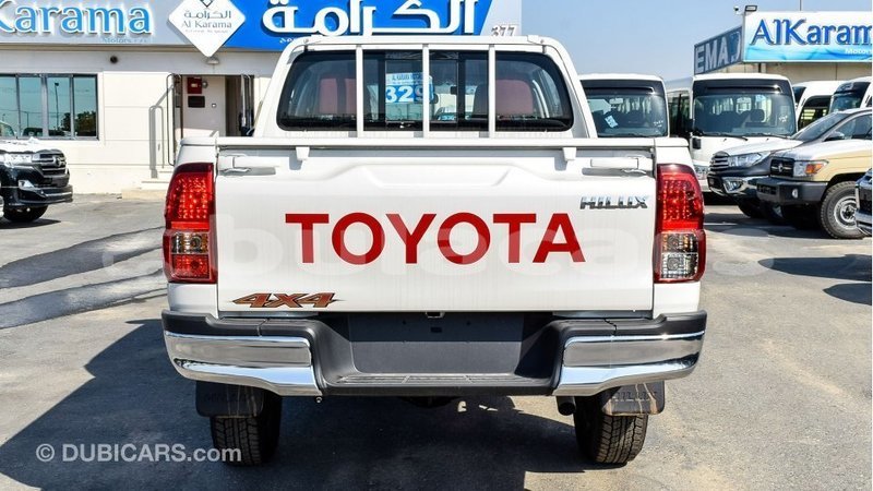 Big with watermark toyota hilux central import dubai 6861