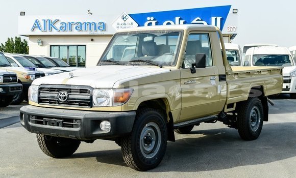 Buy Import Toyota Land Cruiser Beige Car in Import - Dubai in Central Buy Import Toyota Land Cruiser Beige Car in Import - Dubai in Central