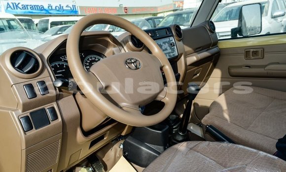 Buy Import Toyota Land Cruiser Beige Car in Import - Dubai in Central Buy Import Toyota Land Cruiser Beige Car in Import - Dubai in Central