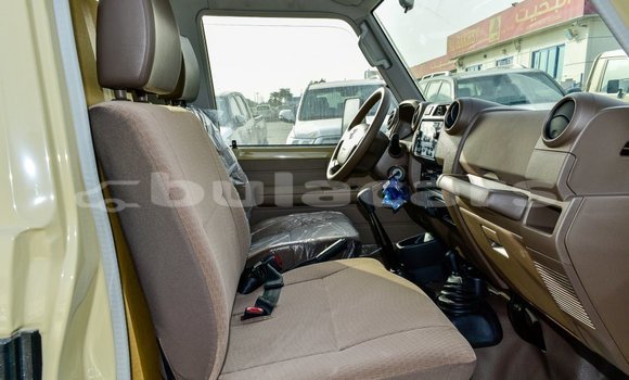 Buy Import Toyota Land Cruiser Beige Car in Import - Dubai in Central Buy Import Toyota Land Cruiser Beige Car in Import - Dubai in Central