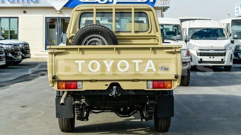 Big with watermark toyota land cruiser central import dubai 6866