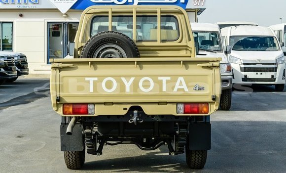 Buy Import Toyota Land Cruiser Beige Car in Import - Dubai in Central Buy Import Toyota Land Cruiser Beige Car in Import - Dubai in Central