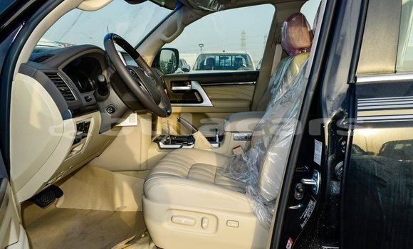 Buy Import Toyota Land Cruiser Black Car in Import - Dubai in Central Buy Import Toyota Land Cruiser Black Car in Import - Dubai in Central