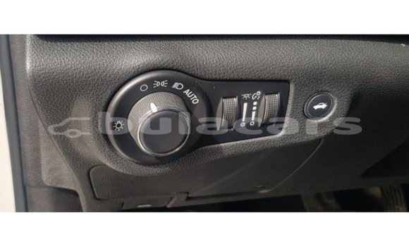 Buy Import Chrysler 200 White Car in Import - Dubai in Central Buy Import Chrysler 200 White Car in Import - Dubai in Central