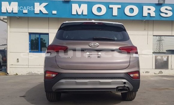 Buy Import Hyundai Santa Fe Other Car in Import - Dubai in Central Buy Import Hyundai Santa Fe Other Car in Import - Dubai in Central