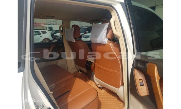 Buy Import Toyota Land Cruiser White Car in Import - Dubai in Central Buy Import Toyota Land Cruiser White Car in Import - Dubai in Central