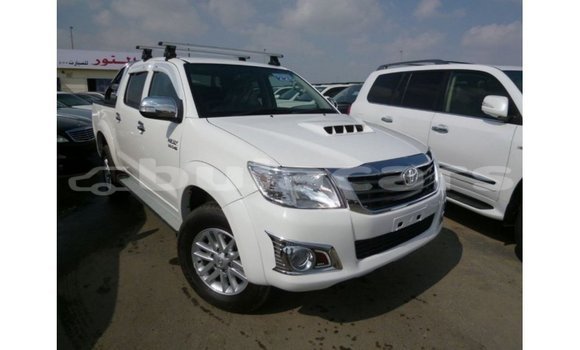 Buy Import Toyota Hilux White Car in Import - Dubai in Central Buy Import Toyota Hilux White Car in Import - Dubai in Central