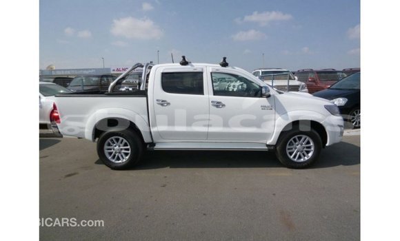 Buy Import Toyota Hilux White Car in Import - Dubai in Central Buy Import Toyota Hilux White Car in Import - Dubai in Central