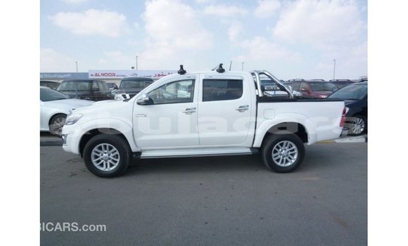 Buy Import Toyota Hilux White Car in Import - Dubai in Central Buy Import Toyota Hilux White Car in Import - Dubai in Central