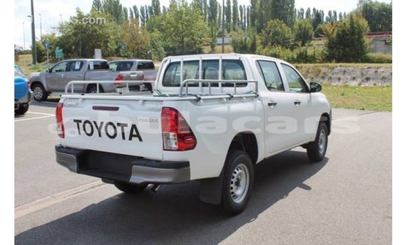 Buy Import Toyota Hilux White Car in Import - Dubai in Central Buy Import Toyota Hilux White Car in Import - Dubai in Central