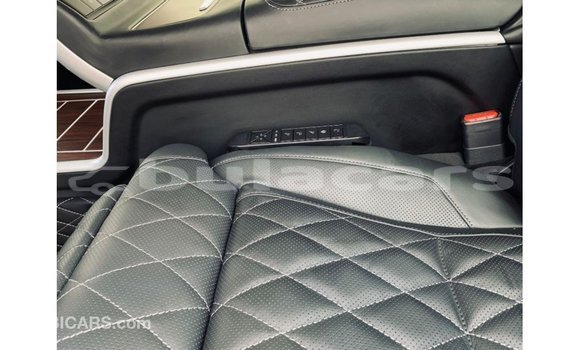 Acheter Import Voiture Toyota Land Cruiser Noir à Import - Dubai, Central Acheter Import Voiture Toyota Land Cruiser Noir à Import - Dubai, Central