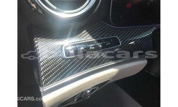 Acheter Import Voiture Mercedes-Benz 190 Gris à Import - Dubai, Central Acheter Import Voiture Mercedes-Benz 190 Gris à Import - Dubai, Central