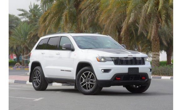 Acheter Import Voiture Jeep Grand Cherokee Blanc à Import - Dubai, Central