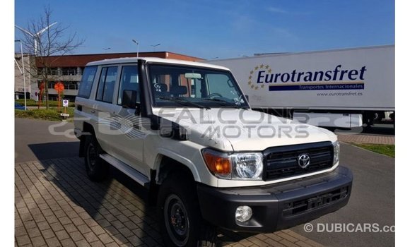 Buy Import Toyota Land Cruiser White Car in Import - Dubai in Central Buy Import Toyota Land Cruiser White Car in Import - Dubai in Central