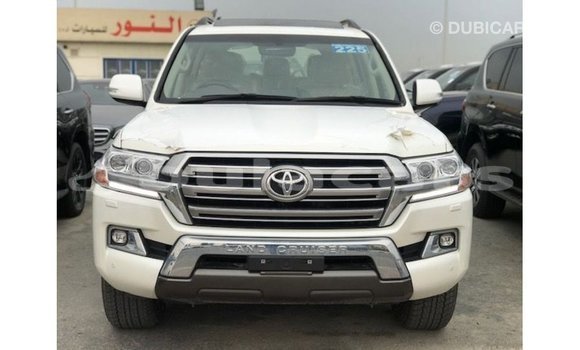 Buy Import Toyota Land Cruiser White Car in Import - Dubai in Central Buy Import Toyota Land Cruiser White Car in Import - Dubai in Central