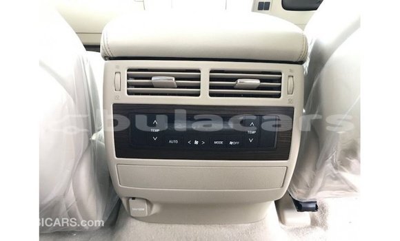 Buy Import Toyota Land Cruiser White Car in Import - Dubai in Central Buy Import Toyota Land Cruiser White Car in Import - Dubai in Central