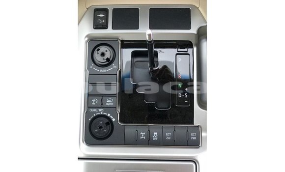 Buy Import Toyota Land Cruiser White Car in Import - Dubai in Central Buy Import Toyota Land Cruiser White Car in Import - Dubai in Central