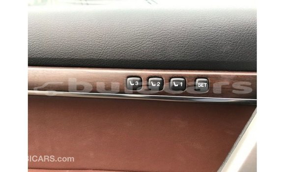 Acheter Import Voiture Toyota Land Cruiser Noir à Import - Dubai, Central Acheter Import Voiture Toyota Land Cruiser Noir à Import - Dubai, Central