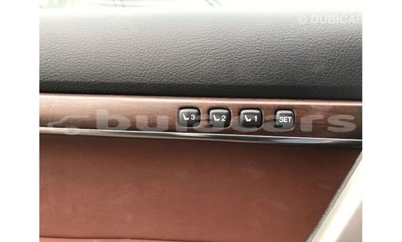 Acheter Import Voiture Toyota Land Cruiser Noir à Import - Dubai, Central Acheter Import Voiture Toyota Land Cruiser Noir à Import - Dubai, Central