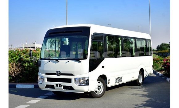 Acheter Import Voiture Toyota Coaster Blanc à Import - Dubai, Central Acheter Import Voiture Toyota Coaster Blanc à Import - Dubai, Central