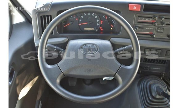 Acheter Import Voiture Toyota Coaster Blanc à Import - Dubai, Central Acheter Import Voiture Toyota Coaster Blanc à Import - Dubai, Central