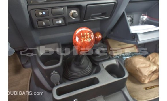 Acheter Import Voiture Toyota Land Cruiser Gris à Import - Dubai, Central Acheter Import Voiture Toyota Land Cruiser Gris à Import - Dubai, Central