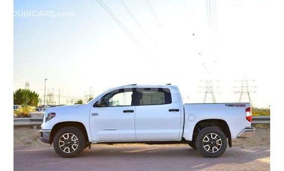 Acheter Import Voiture Toyota Tundra Blanc à Import - Dubai, Central Acheter Import Voiture Toyota Tundra Blanc à Import - Dubai, Central