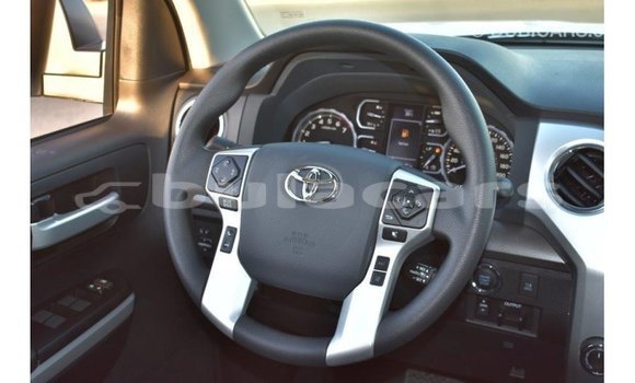 Acheter Import Voiture Toyota Tundra Blanc à Import - Dubai, Central Acheter Import Voiture Toyota Tundra Blanc à Import - Dubai, Central