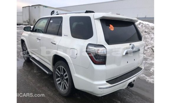 Buy Import Toyota 4Runner White Car in Import - Dubai in Central Buy Import Toyota 4Runner White Car in Import - Dubai in Central