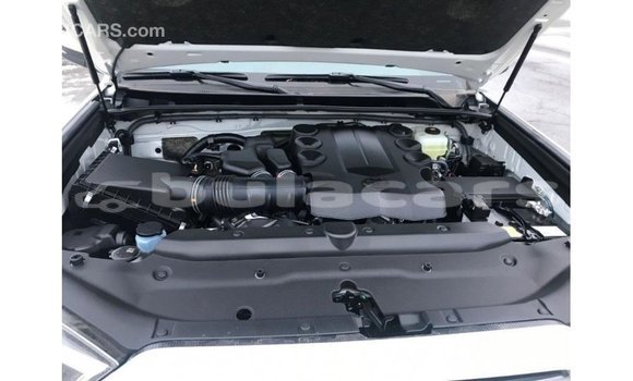 Buy Import Toyota 4Runner White Car in Import - Dubai in Central Buy Import Toyota 4Runner White Car in Import - Dubai in Central