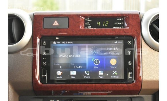 Acheter Import Voiture Toyota Land Cruiser Gris à Import - Dubai, Central Acheter Import Voiture Toyota Land Cruiser Gris à Import - Dubai, Central