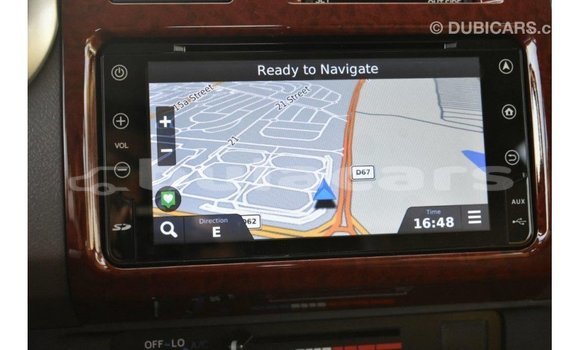 Acheter Import Voiture Toyota Land Cruiser Gris à Import - Dubai, Central Acheter Import Voiture Toyota Land Cruiser Gris à Import - Dubai, Central