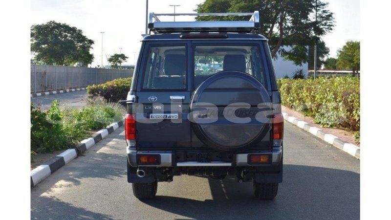 Big with watermark toyota land cruiser central import dubai 6970