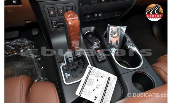 Acheter Import Voiture Toyota Sequoia Blanc à Import - Dubai, Central Acheter Import Voiture Toyota Sequoia Blanc à Import - Dubai, Central