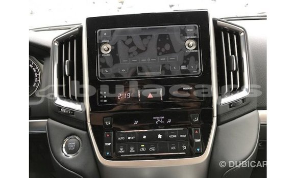 Buy Import Toyota Land Cruiser White Car in Import - Dubai in Central Buy Import Toyota Land Cruiser White Car in Import - Dubai in Central
