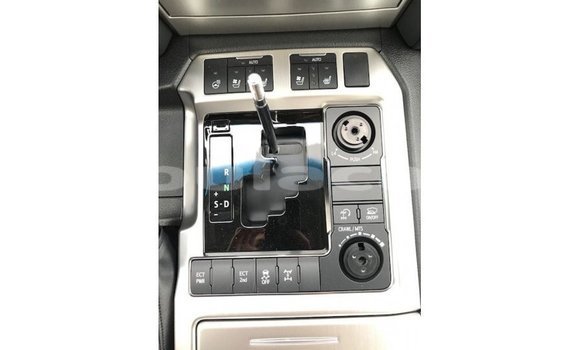 Buy Import Toyota Land Cruiser White Car in Import - Dubai in Central Buy Import Toyota Land Cruiser White Car in Import - Dubai in Central