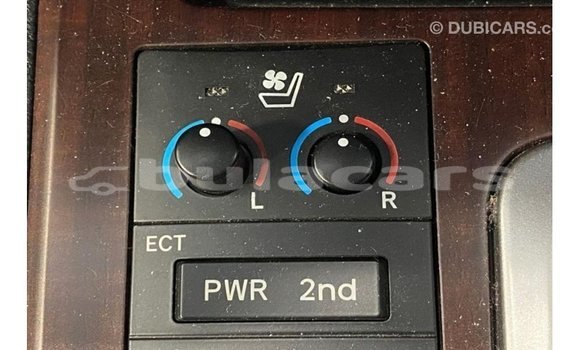 Acheter Import Voiture Toyota Land Cruiser Noir à Import - Dubai, Central Acheter Import Voiture Toyota Land Cruiser Noir à Import - Dubai, Central