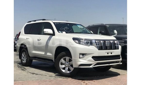 Acheter Import Voiture Toyota Prado Blanc à Import - Dubai, Central Acheter Import Voiture Toyota Prado Blanc à Import - Dubai, Central