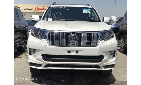 Acheter Import Voiture Toyota Prado Blanc à Import - Dubai, Central Acheter Import Voiture Toyota Prado Blanc à Import - Dubai, Central