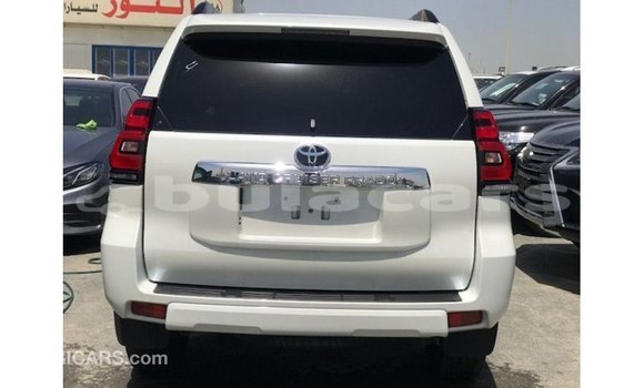 Acheter Import Voiture Toyota Prado Blanc à Import - Dubai, Central Acheter Import Voiture Toyota Prado Blanc à Import - Dubai, Central