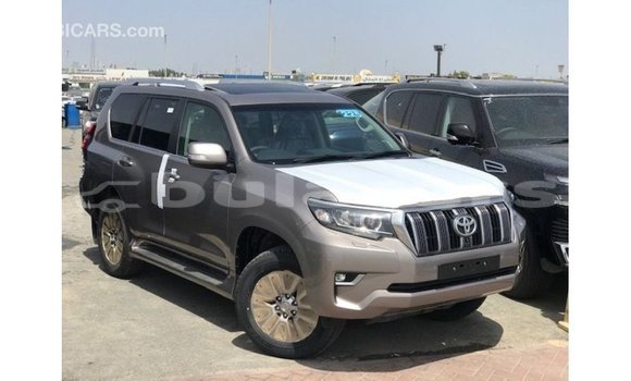 Acheter Import Voiture Toyota Prado Gris à Import - Dubai, Central Acheter Import Voiture Toyota Prado Gris à Import - Dubai, Central
