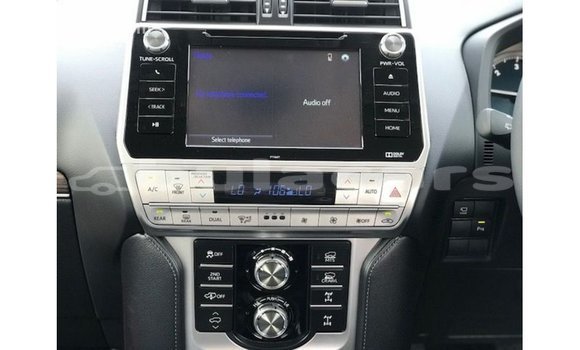 Acheter Import Voiture Toyota Prado Gris à Import - Dubai, Central Acheter Import Voiture Toyota Prado Gris à Import - Dubai, Central