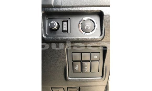 Acheter Import Voiture Toyota Prado Gris à Import - Dubai, Central Acheter Import Voiture Toyota Prado Gris à Import - Dubai, Central