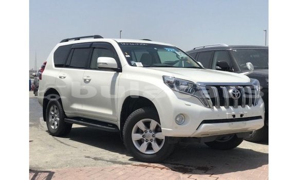 Acheter Import Voiture Toyota Prado Blanc à Import - Dubai, Central Acheter Import Voiture Toyota Prado Blanc à Import - Dubai, Central