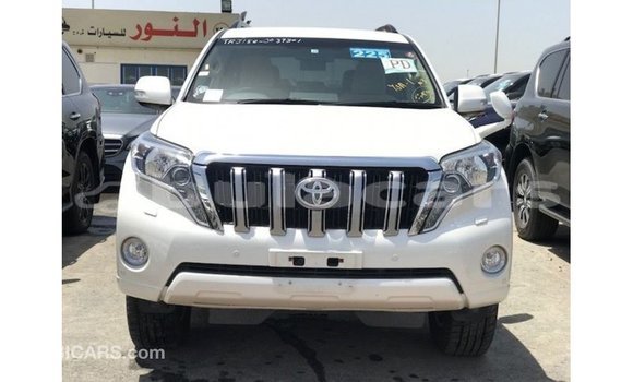 Acheter Import Voiture Toyota Prado Blanc à Import - Dubai, Central Acheter Import Voiture Toyota Prado Blanc à Import - Dubai, Central