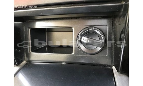 Acheter Import Voiture Toyota Prado Blanc à Import - Dubai, Central Acheter Import Voiture Toyota Prado Blanc à Import - Dubai, Central